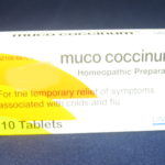 Muco coccinum